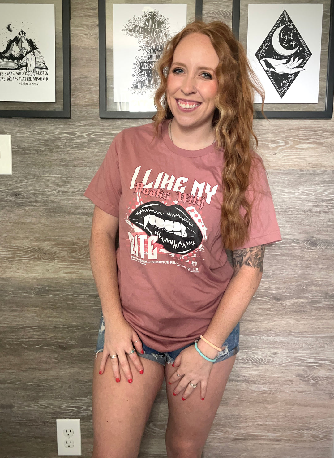 I Like My Books With Bite Unisex T-Shirt