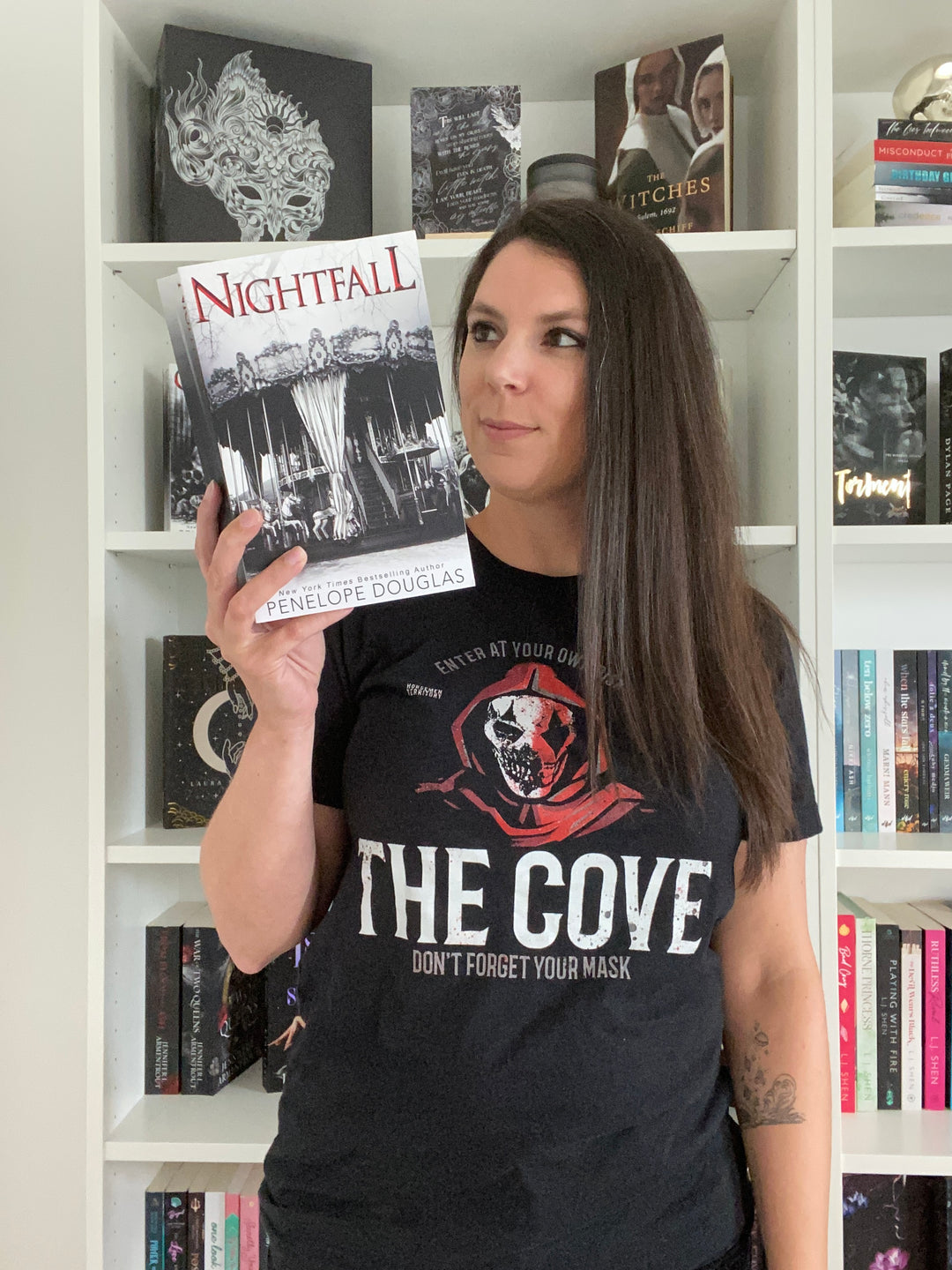 Penelope Douglas - The Cove T-Shirt - Novel Grounds